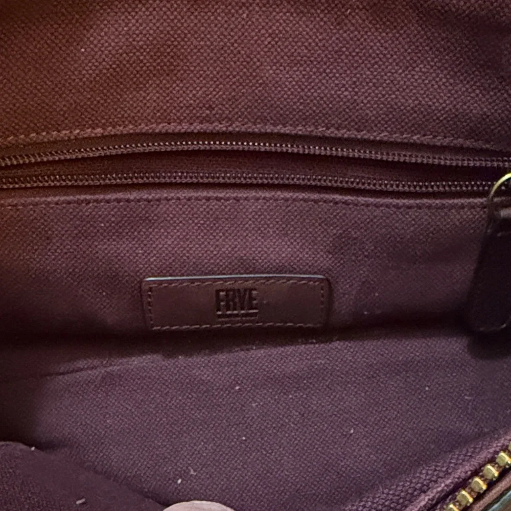 Frye brand, beautiful leather Handbag with adjustable strap. - Picture 8 of 8